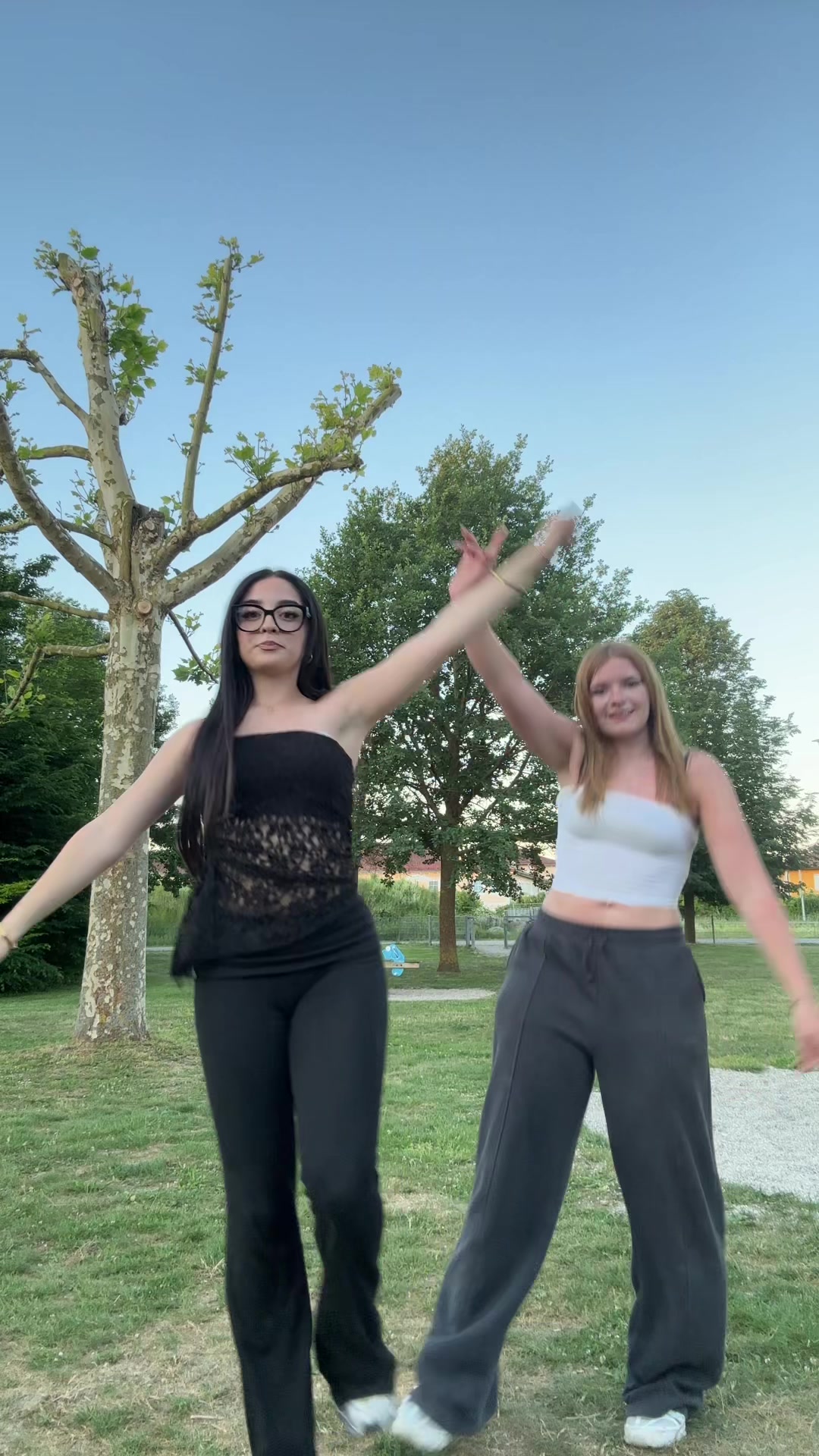 @𝓂𝑒𝓁𝒾𝒶🐒