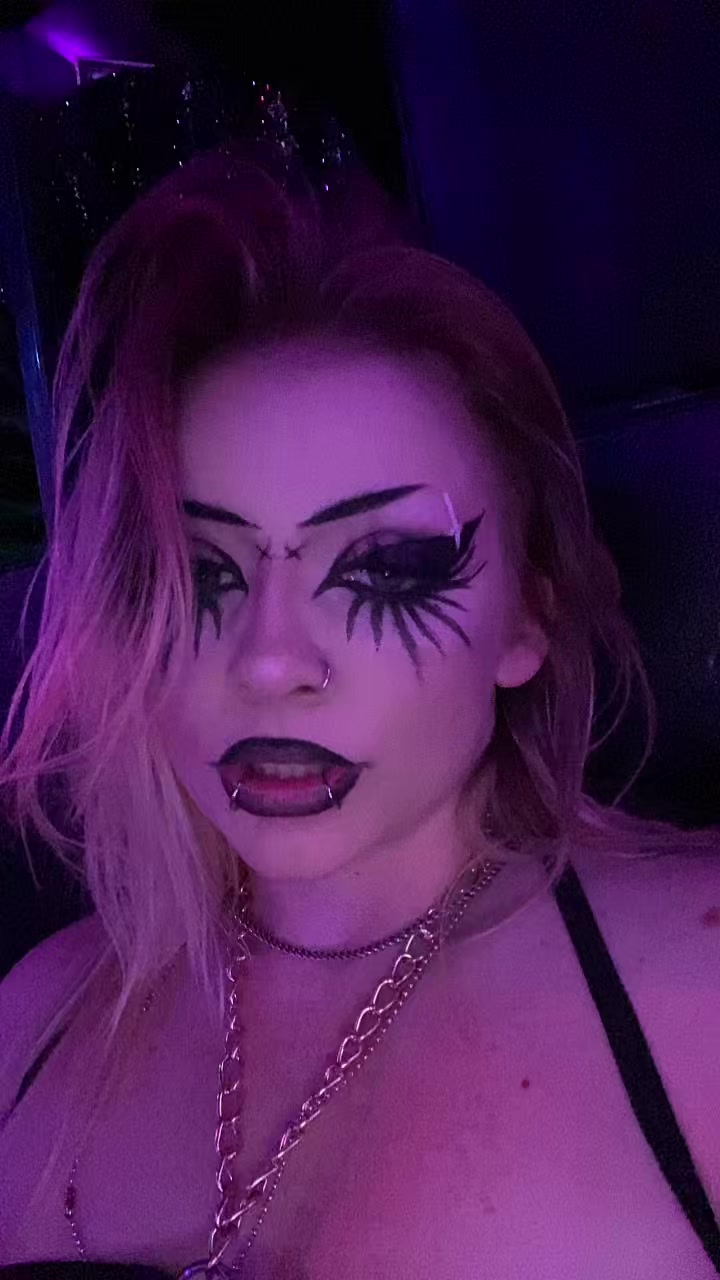 @Roxie Love