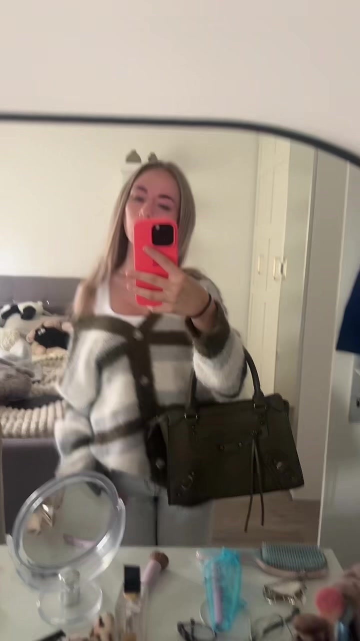 @annaa