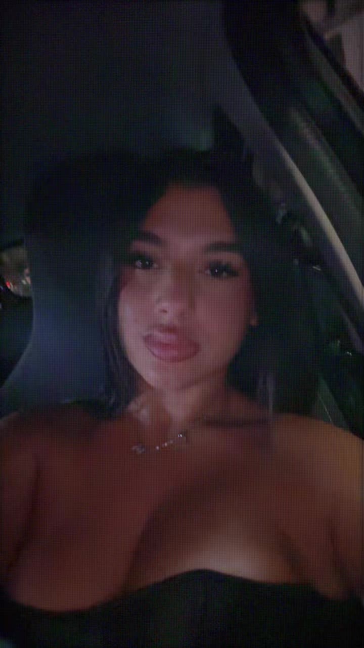 @_IlarySans_