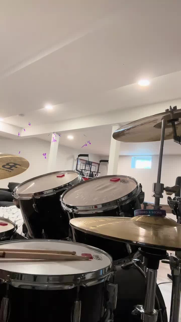@Julian🪼🥁🎧