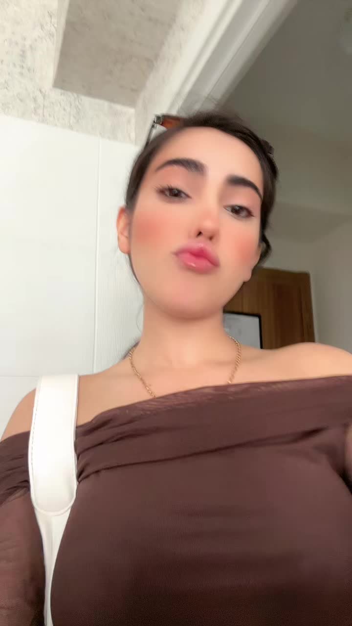@👀
