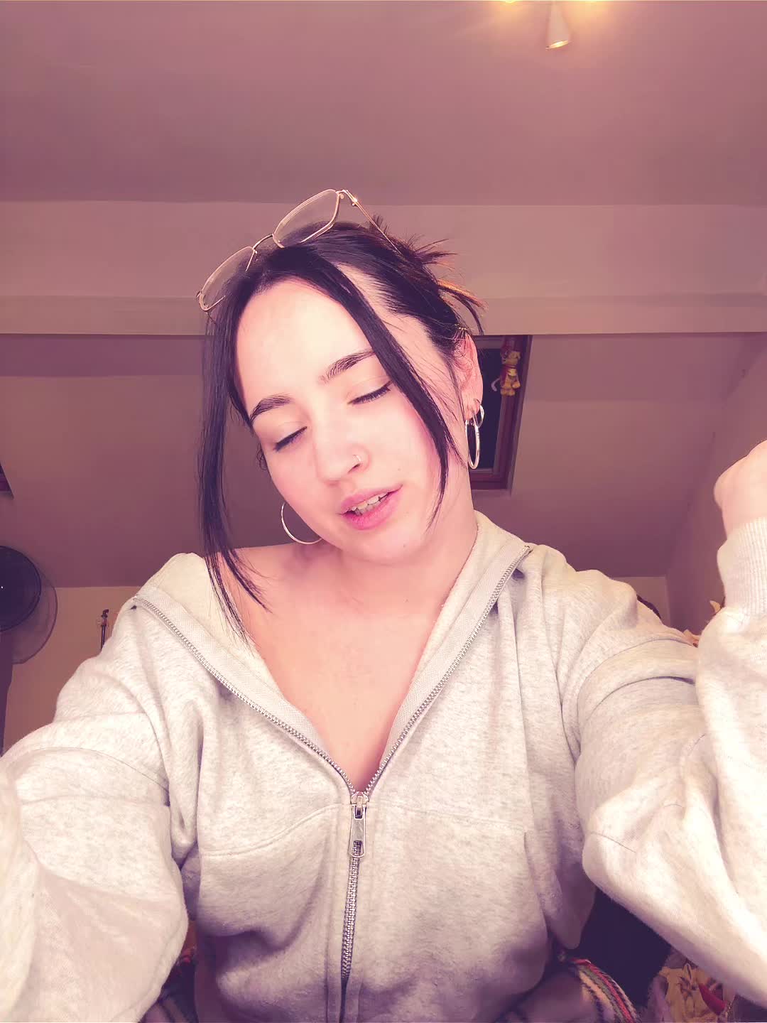 @Demi