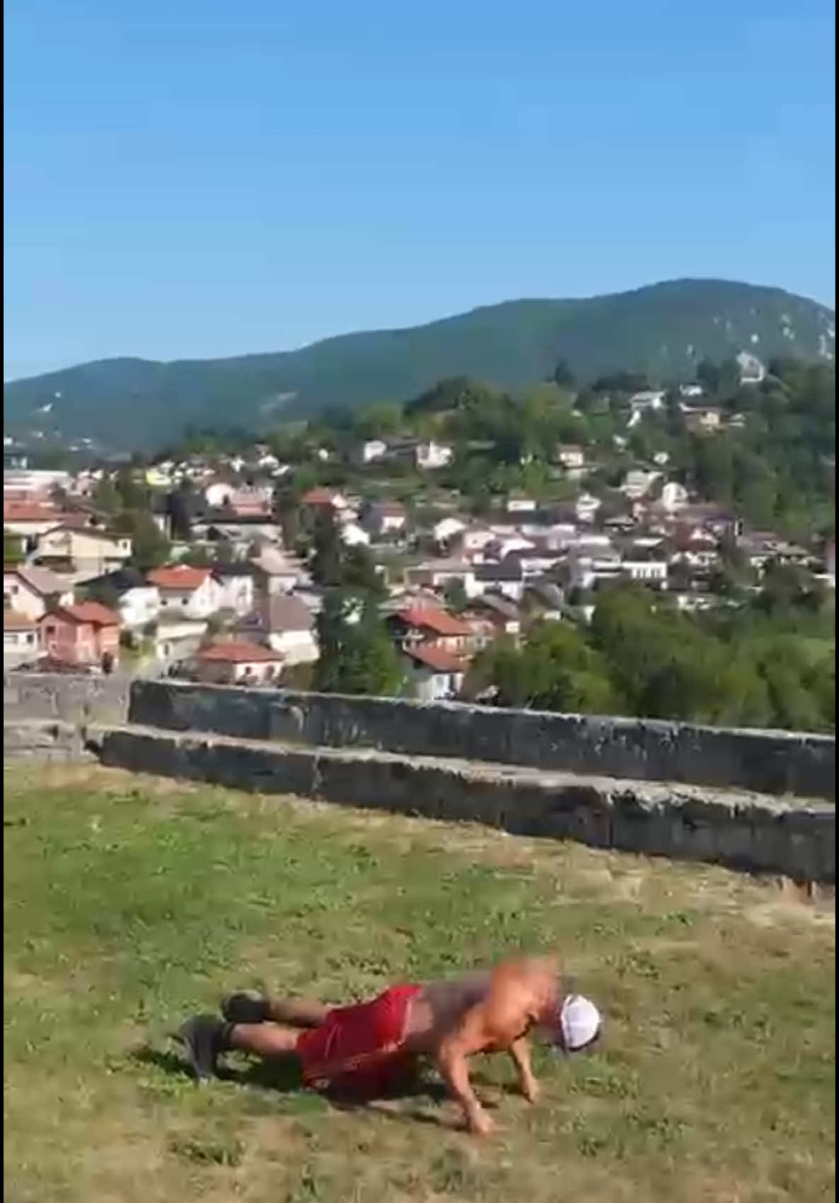 @&Ouml;zg&uuml;r.