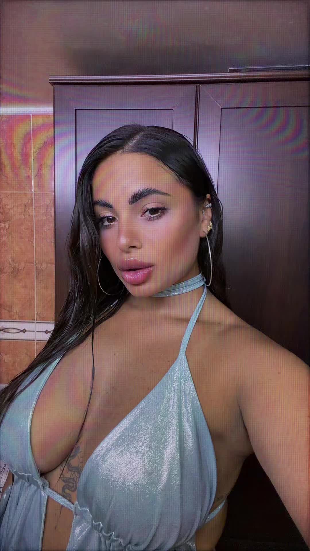 @Naomi Porto