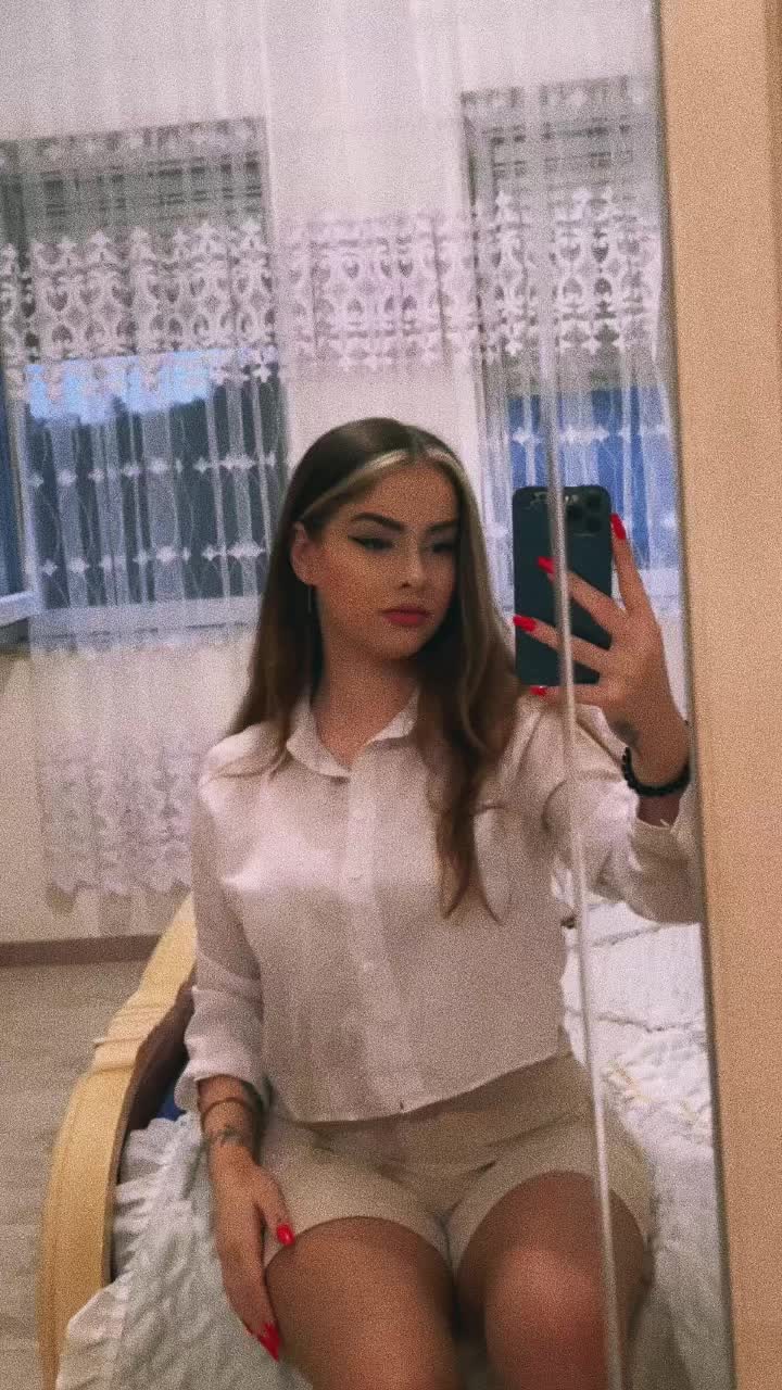 @Samanta Letaj👑