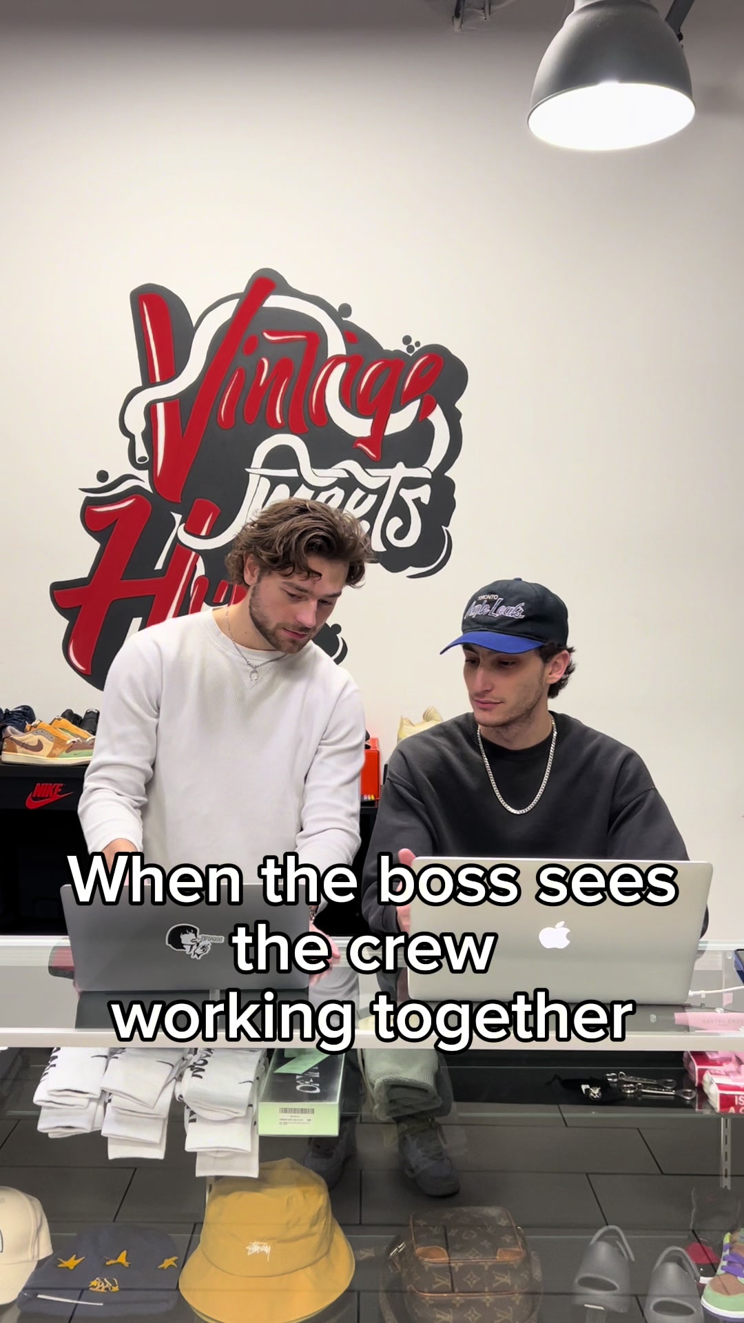 @Vintage Meets Hype
