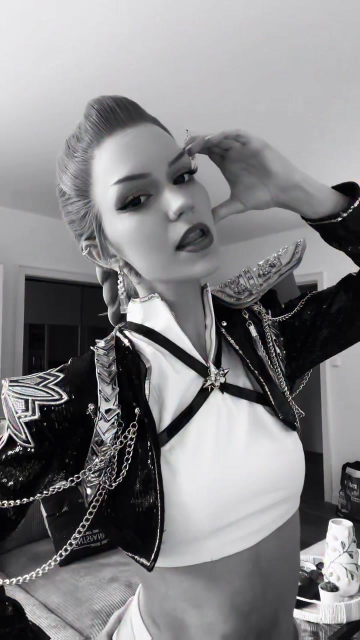 @shirlz𝜗𝜚