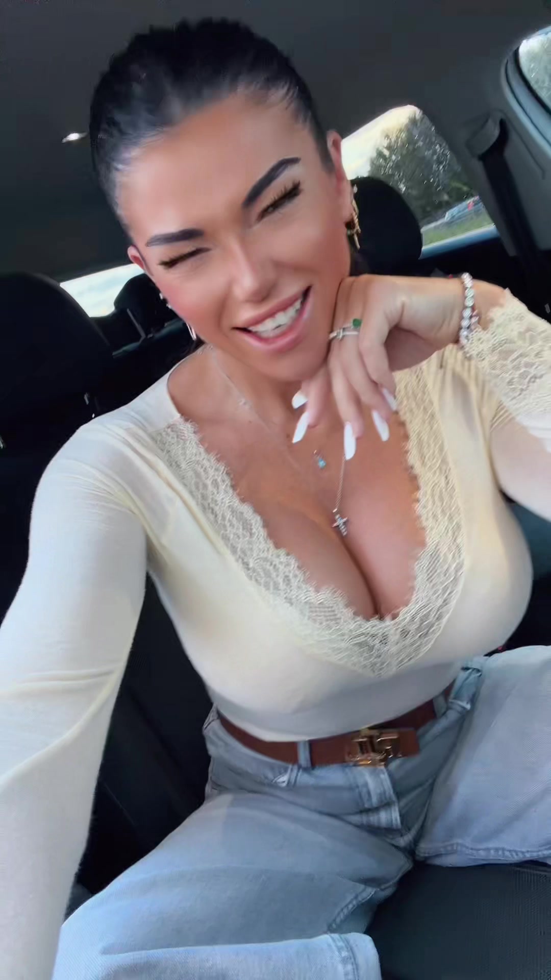 @Valentina