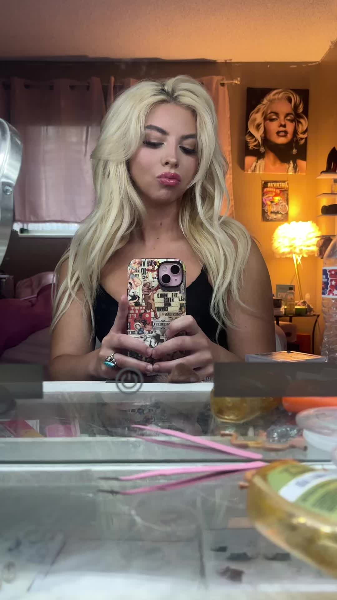 @Valianna Rose
