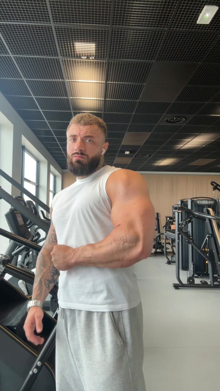@Venzira