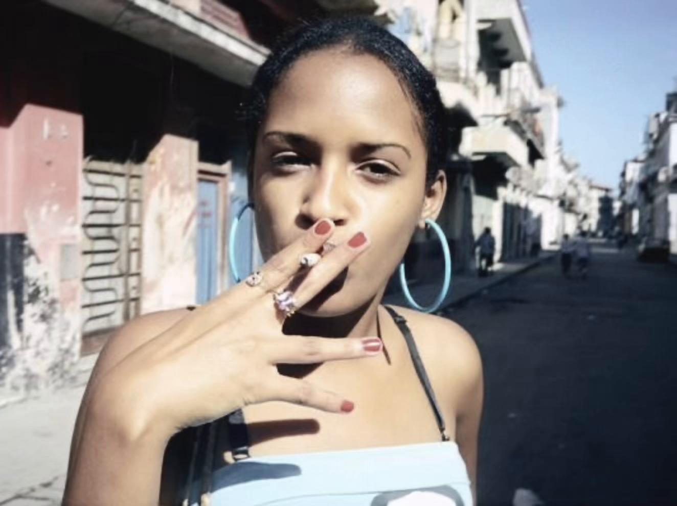 @🪽).*🇨🇺