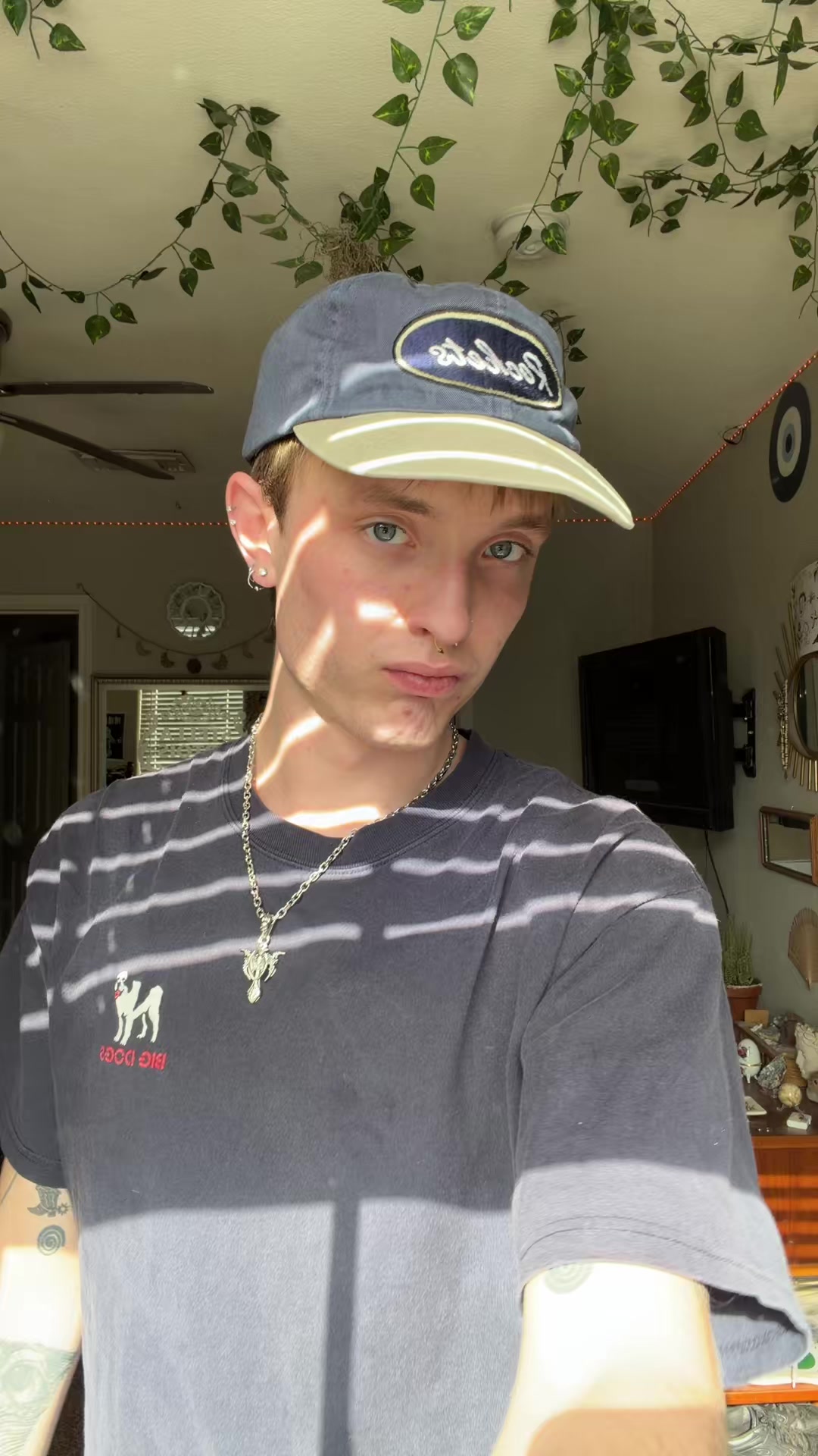 @🫂