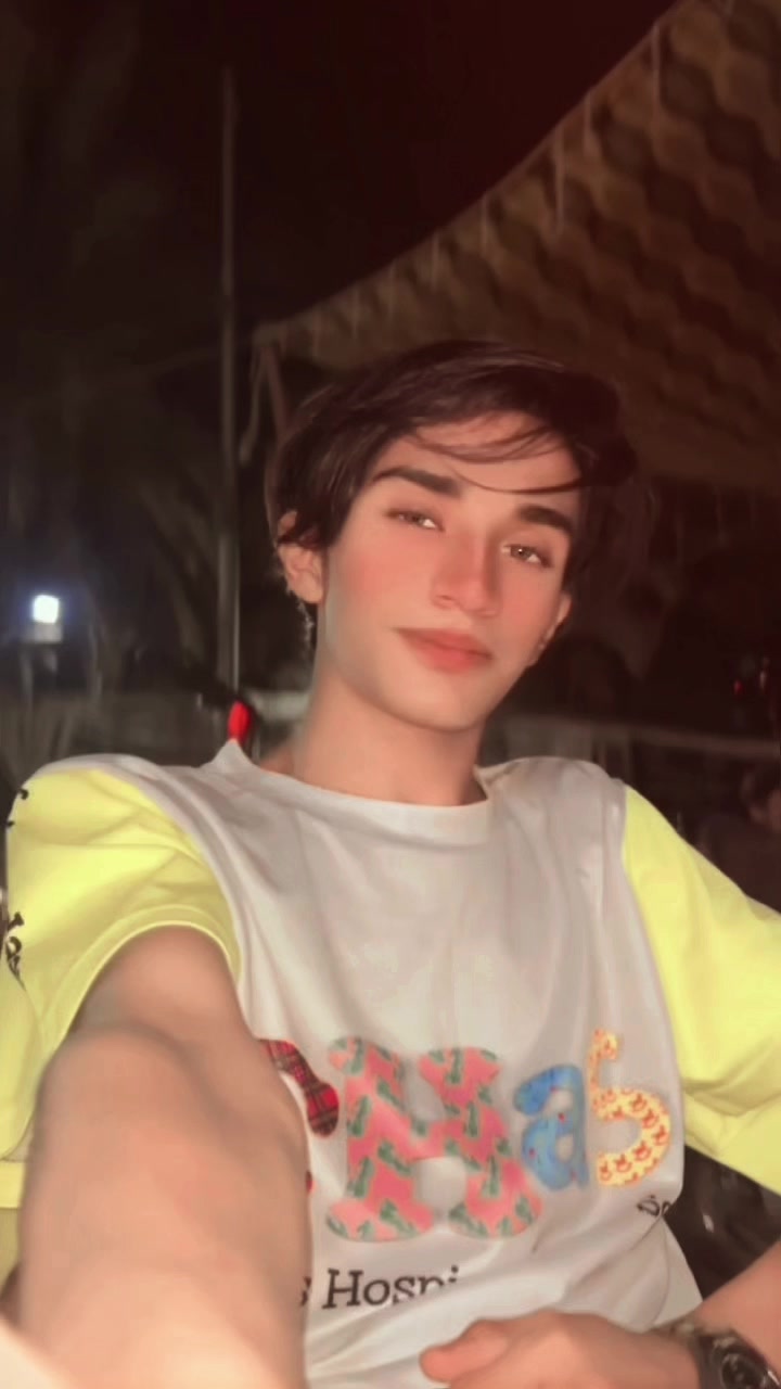 @ℳ𝓇.𝒸𝒽𝒰𝓏𝒶🐣