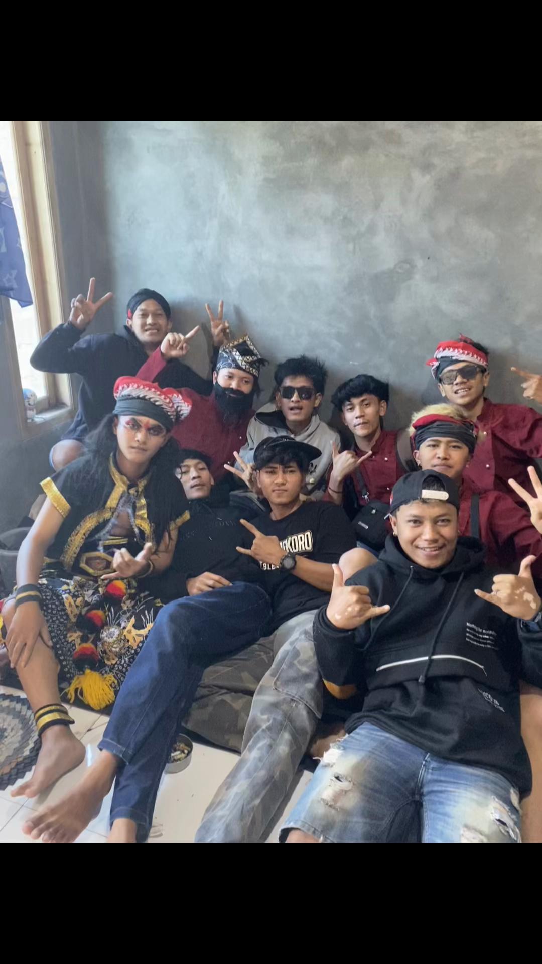 @andika