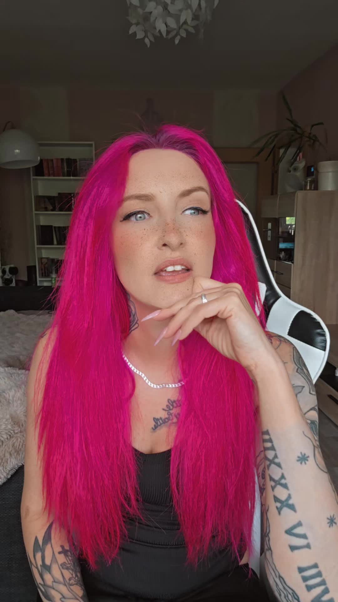 @Crash-Pink😈🖤🇩🇪