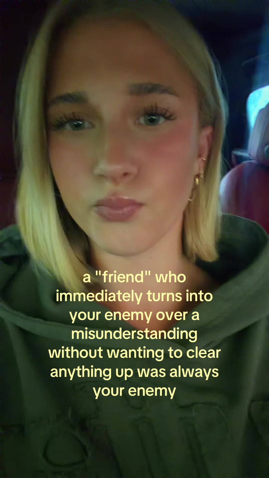 @theelliebarker