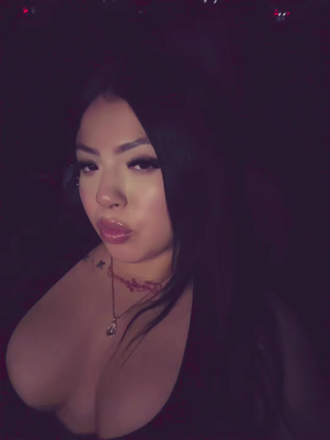 @b🍒