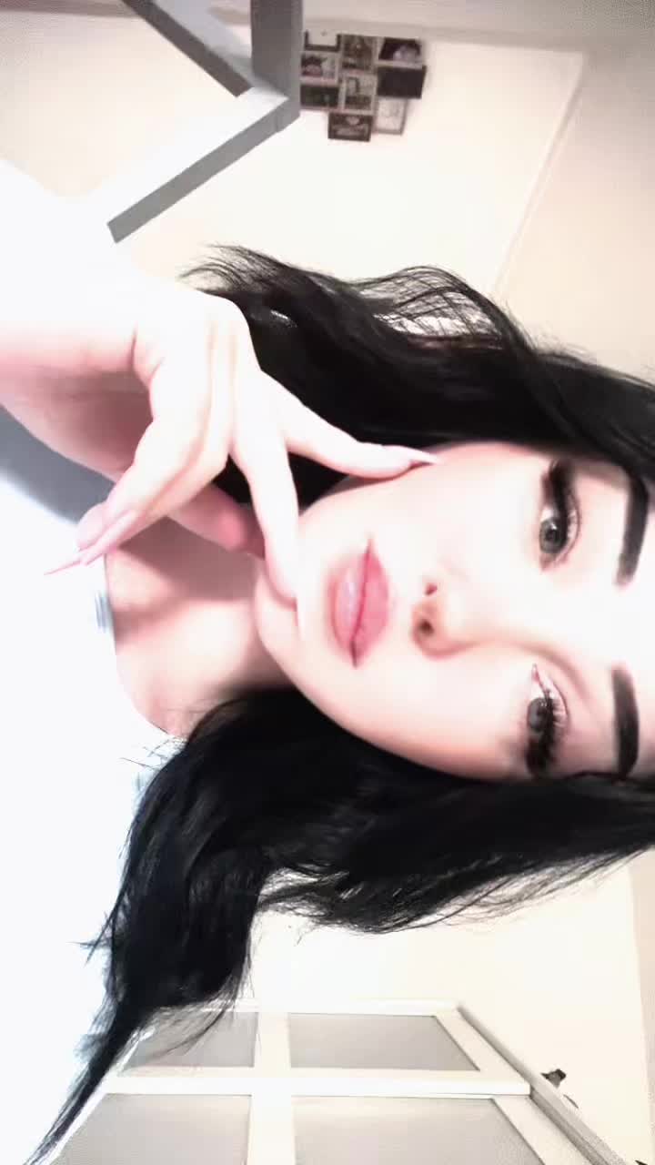 @𝐋𝐚𝐮𝐫𝐞𝐞𝐧.🎀