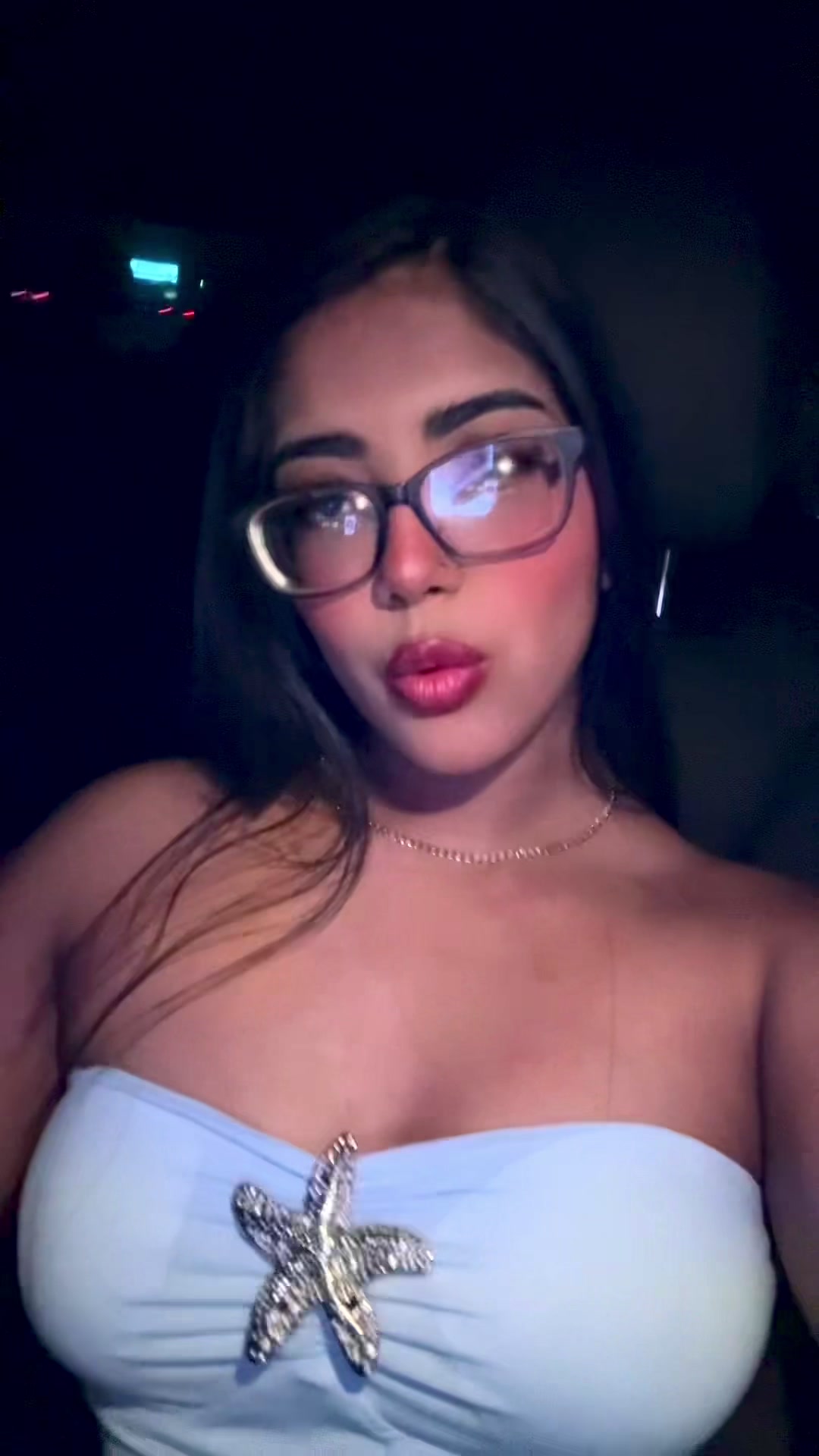 @Yvls