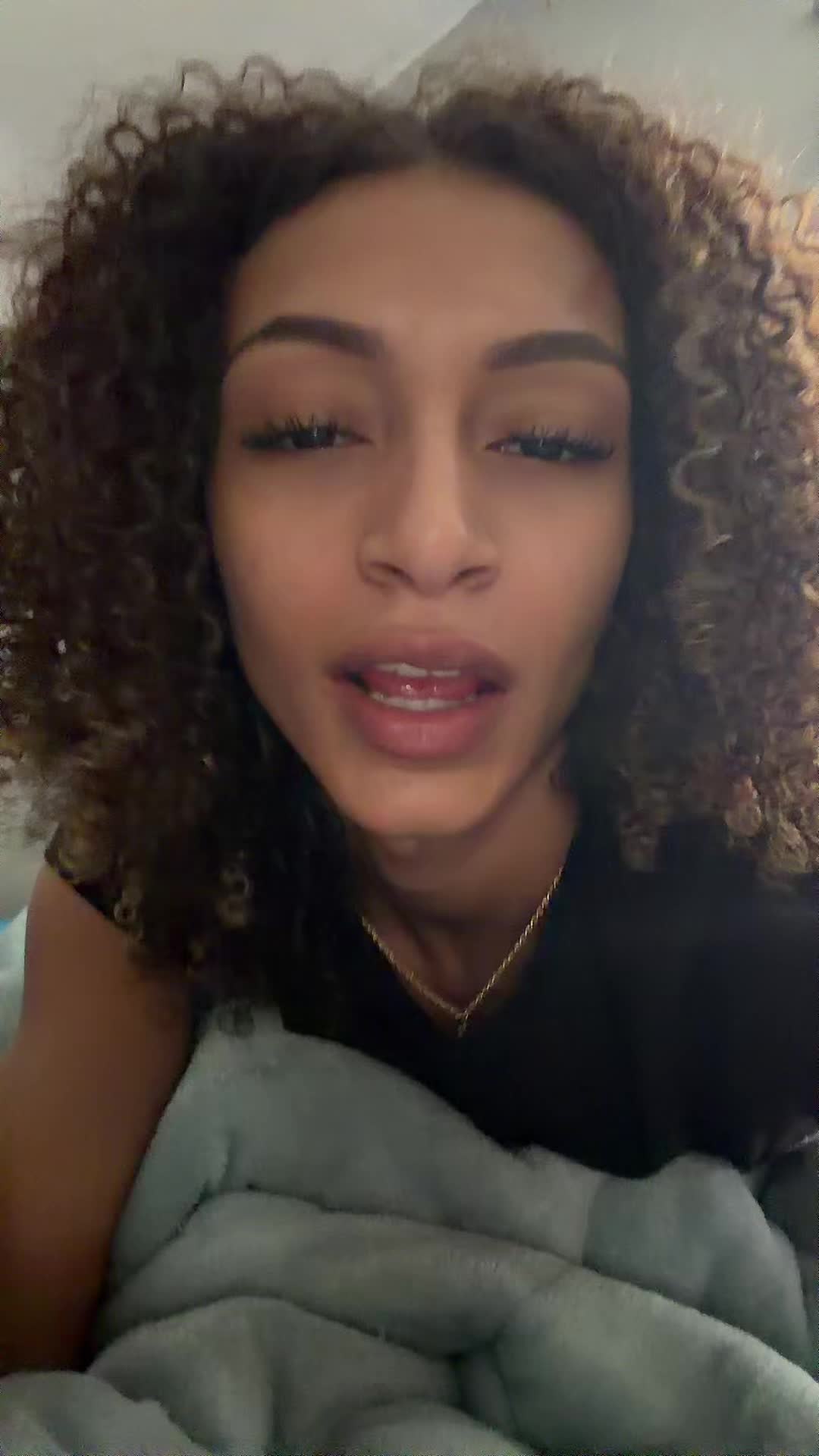 @carleeebaee