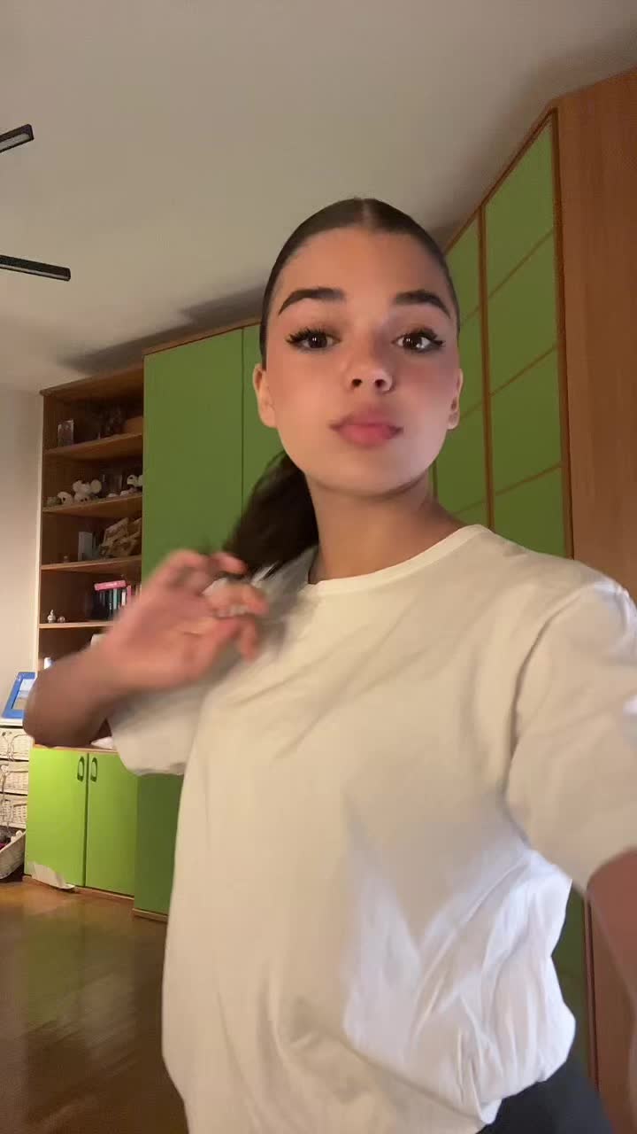 @𝒮𝒶𝓇𝒶 ✨