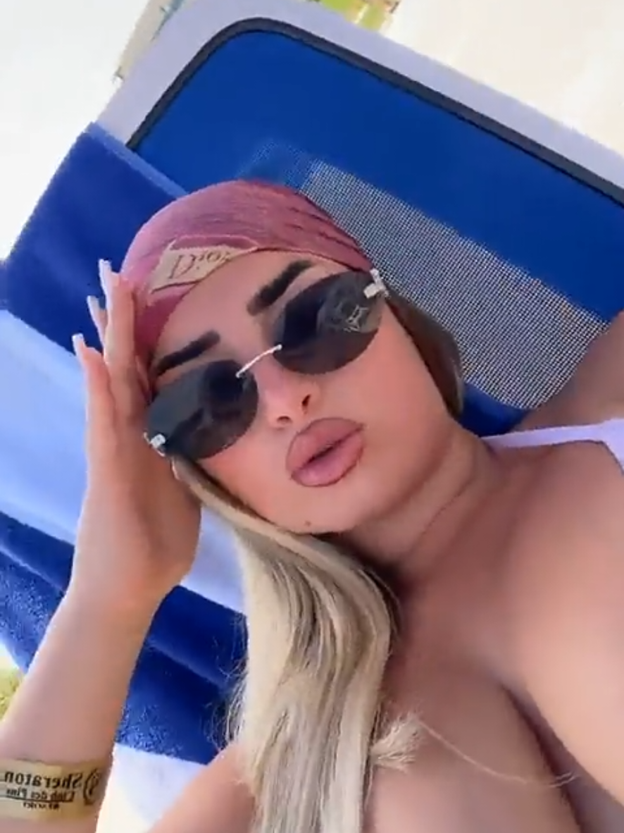 @douniaunique 🇩🇿👸✨🌸🪽🫦