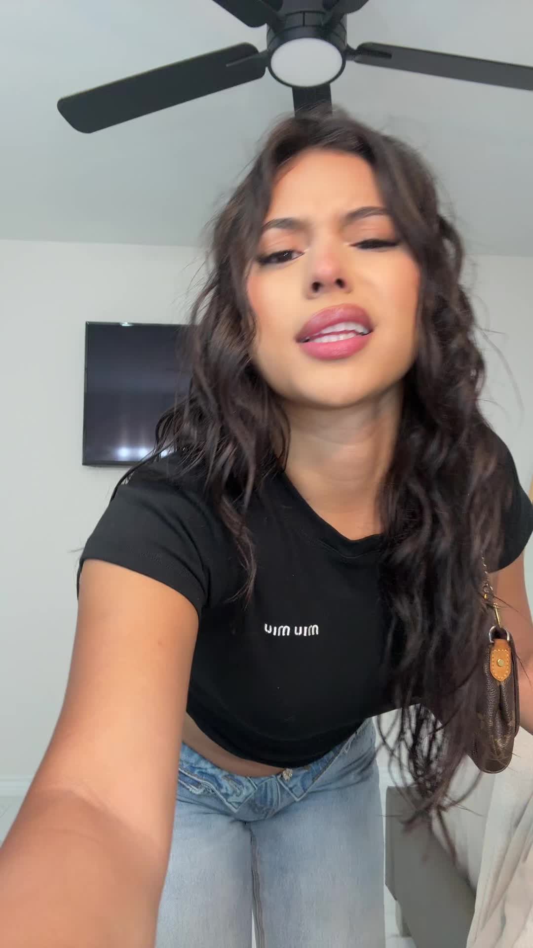 @lifeofanahi