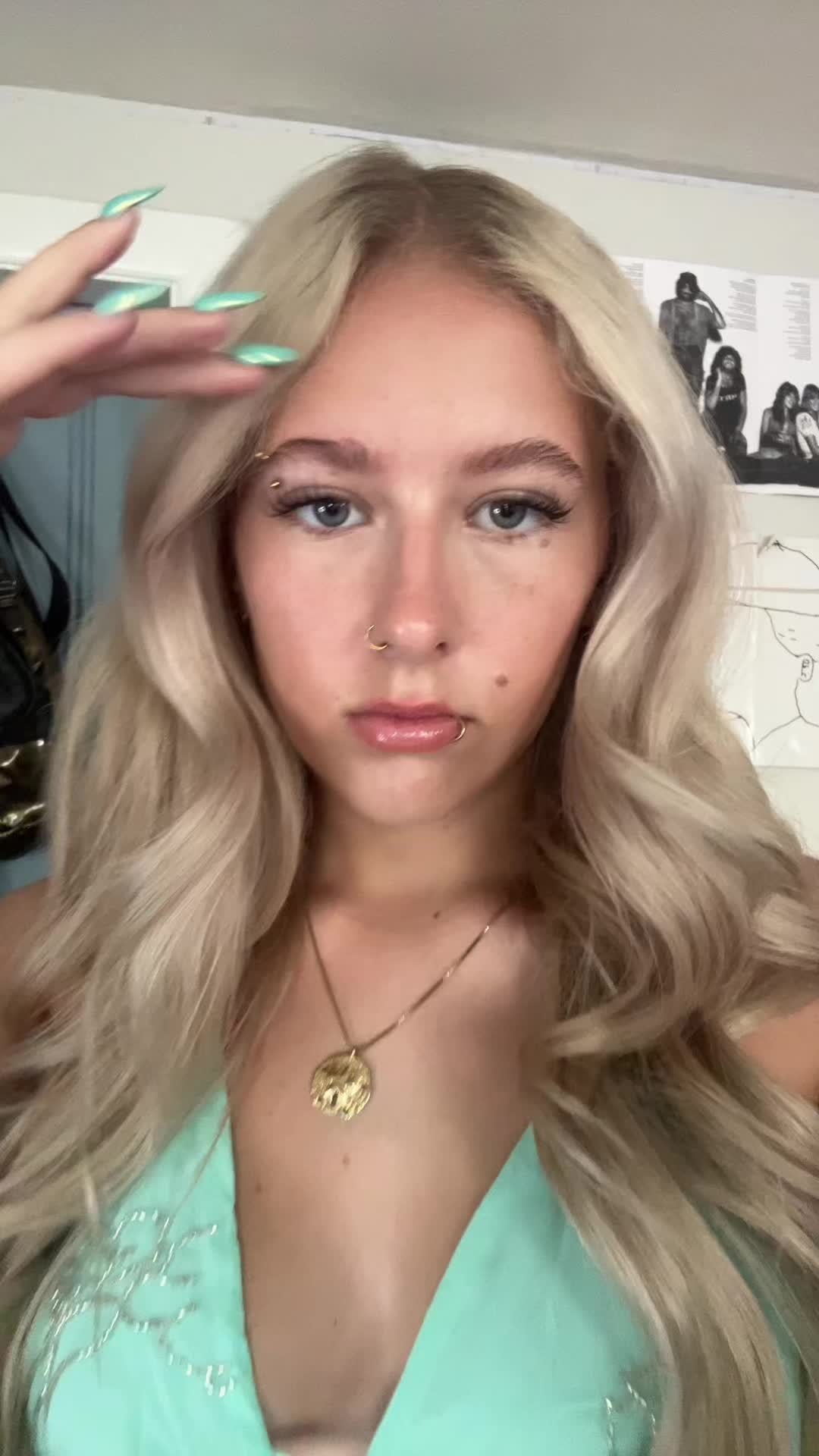 @✔️©️