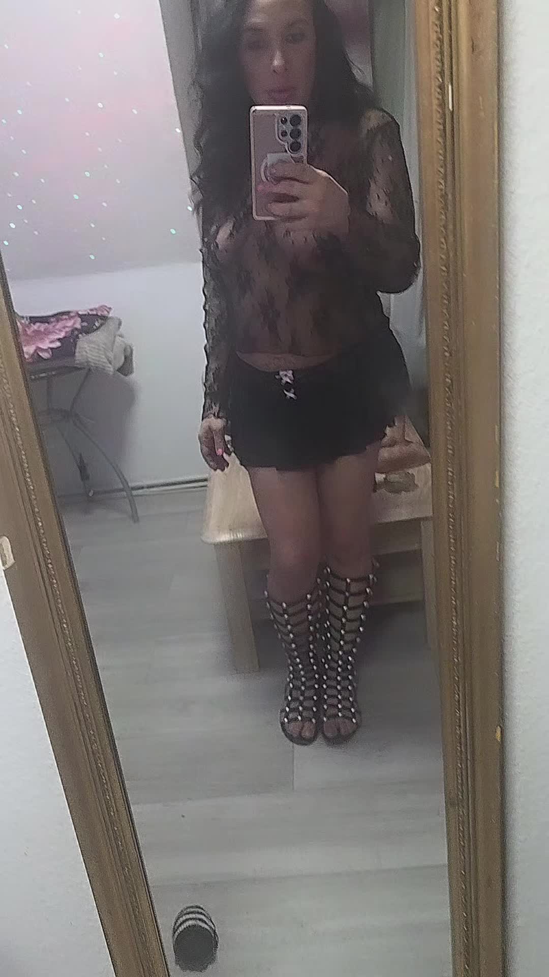 @nicolereyes2222