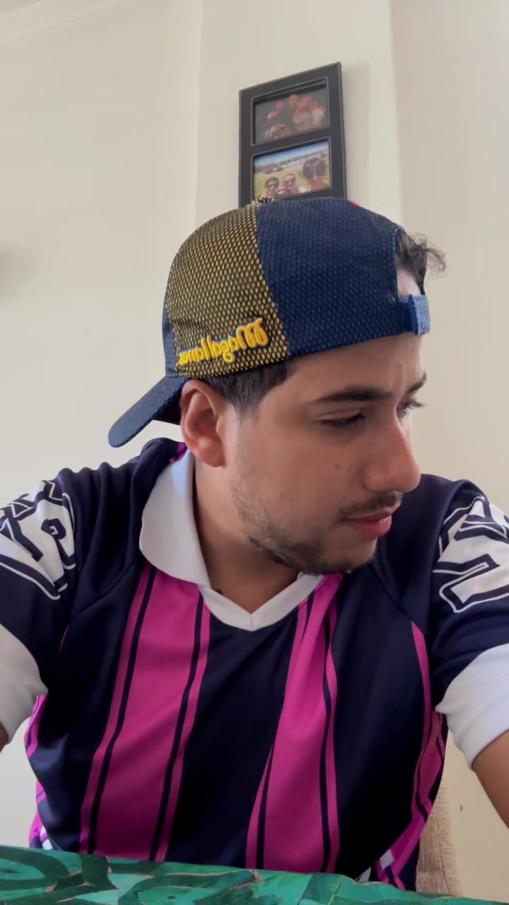 @Jon&aacute;s Fuentes
