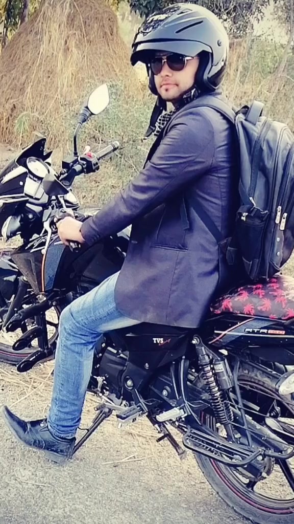 @Ismart_Raza