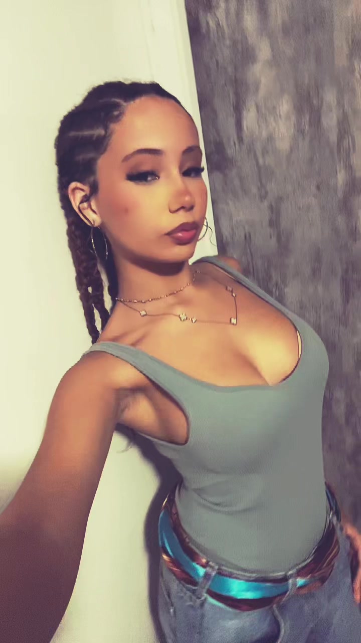 @isaboyzona 😎