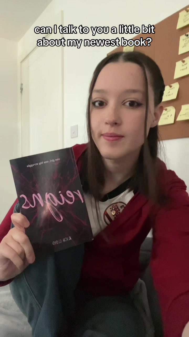 @Alicia Lloyd | Author