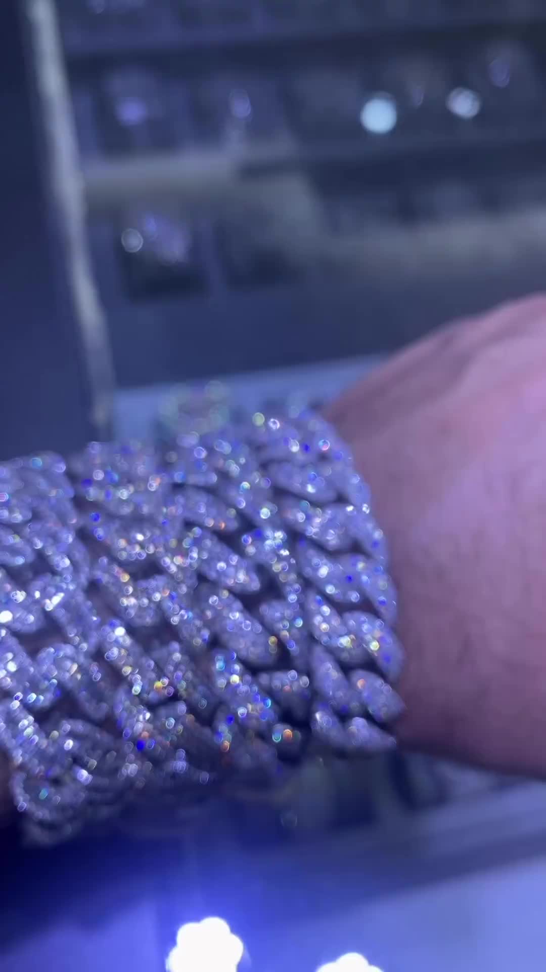 @MoissaniteWatchesDIAN