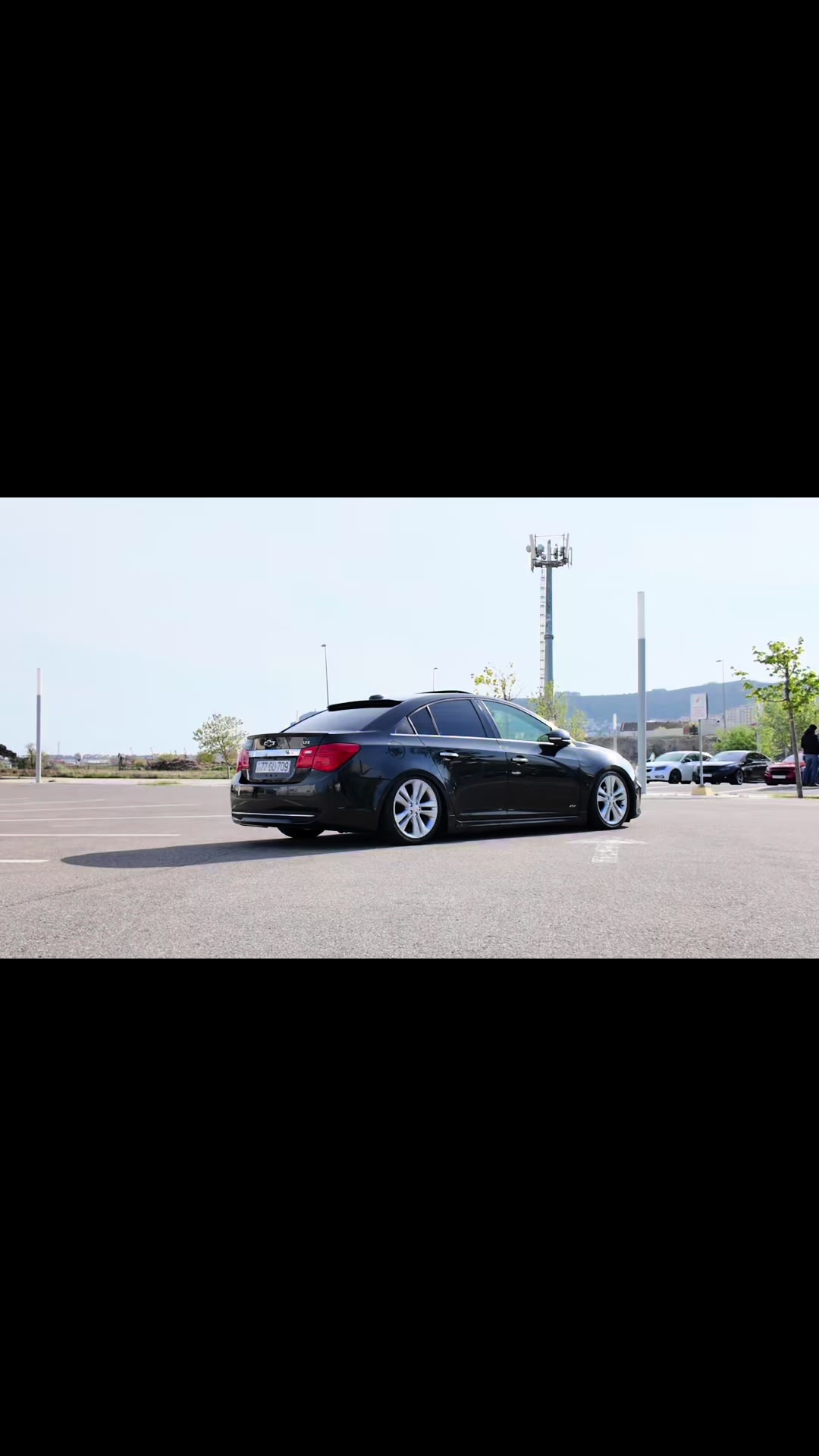 @77GU709
