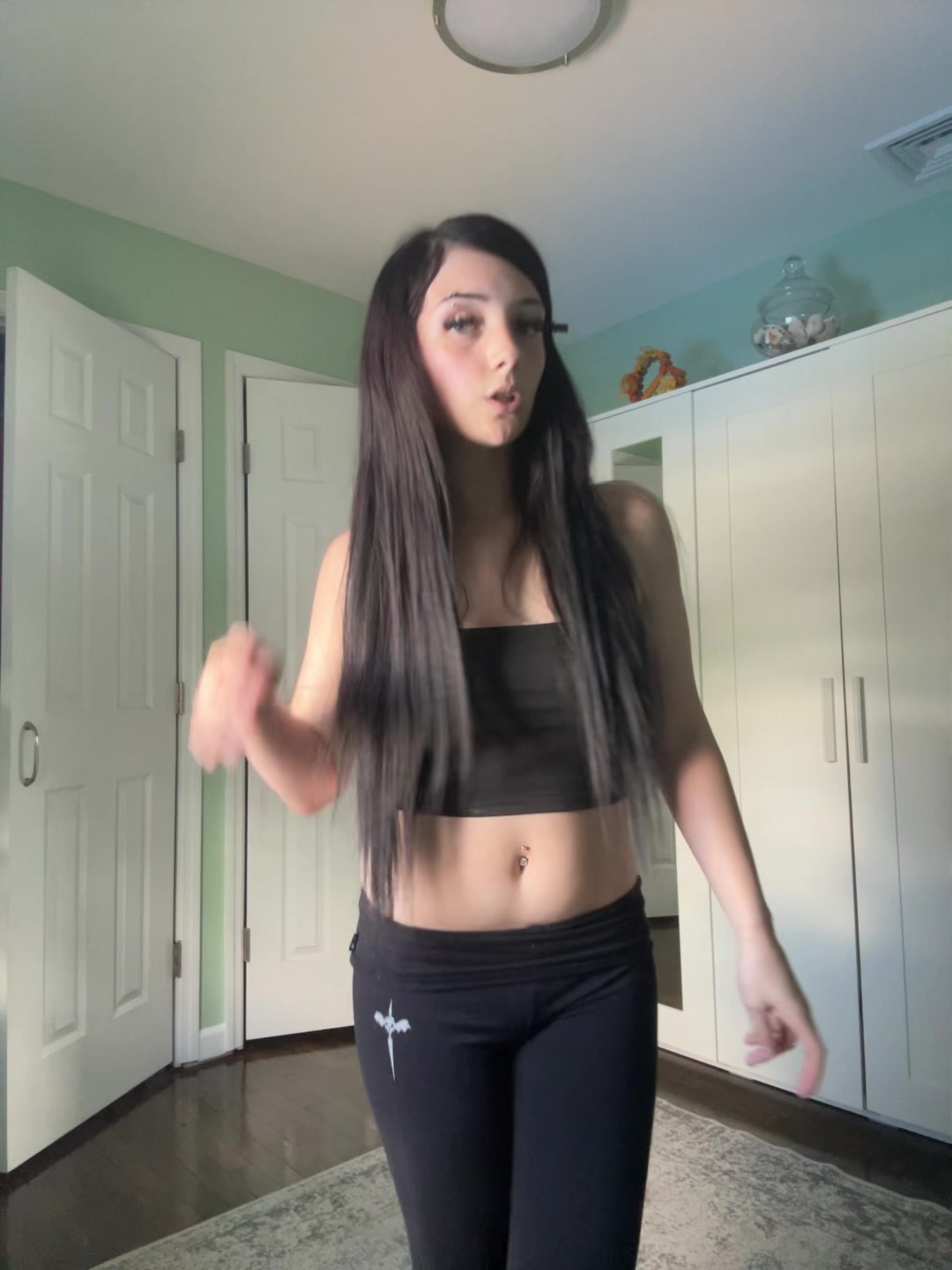 @a.g1rlnam3d_dr00l
