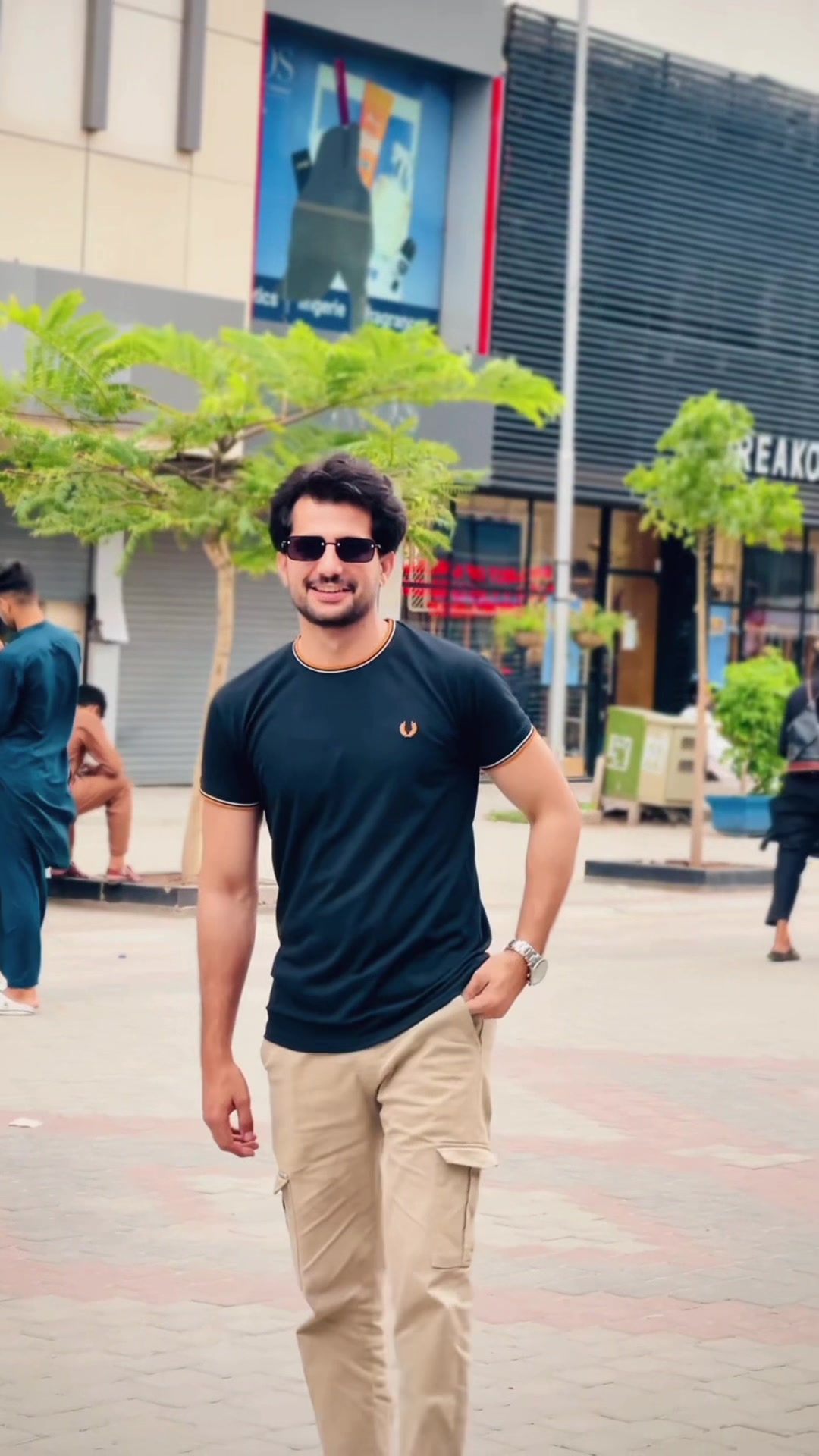@تنزیل خان