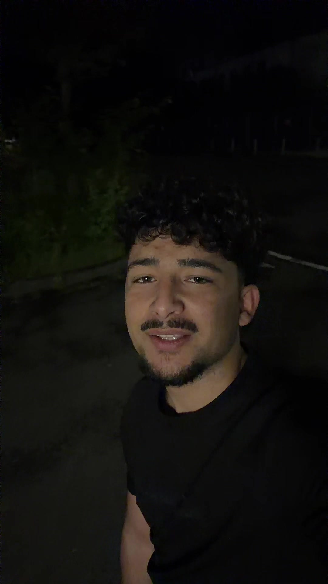 @𝐀𝐋𝐈 👻