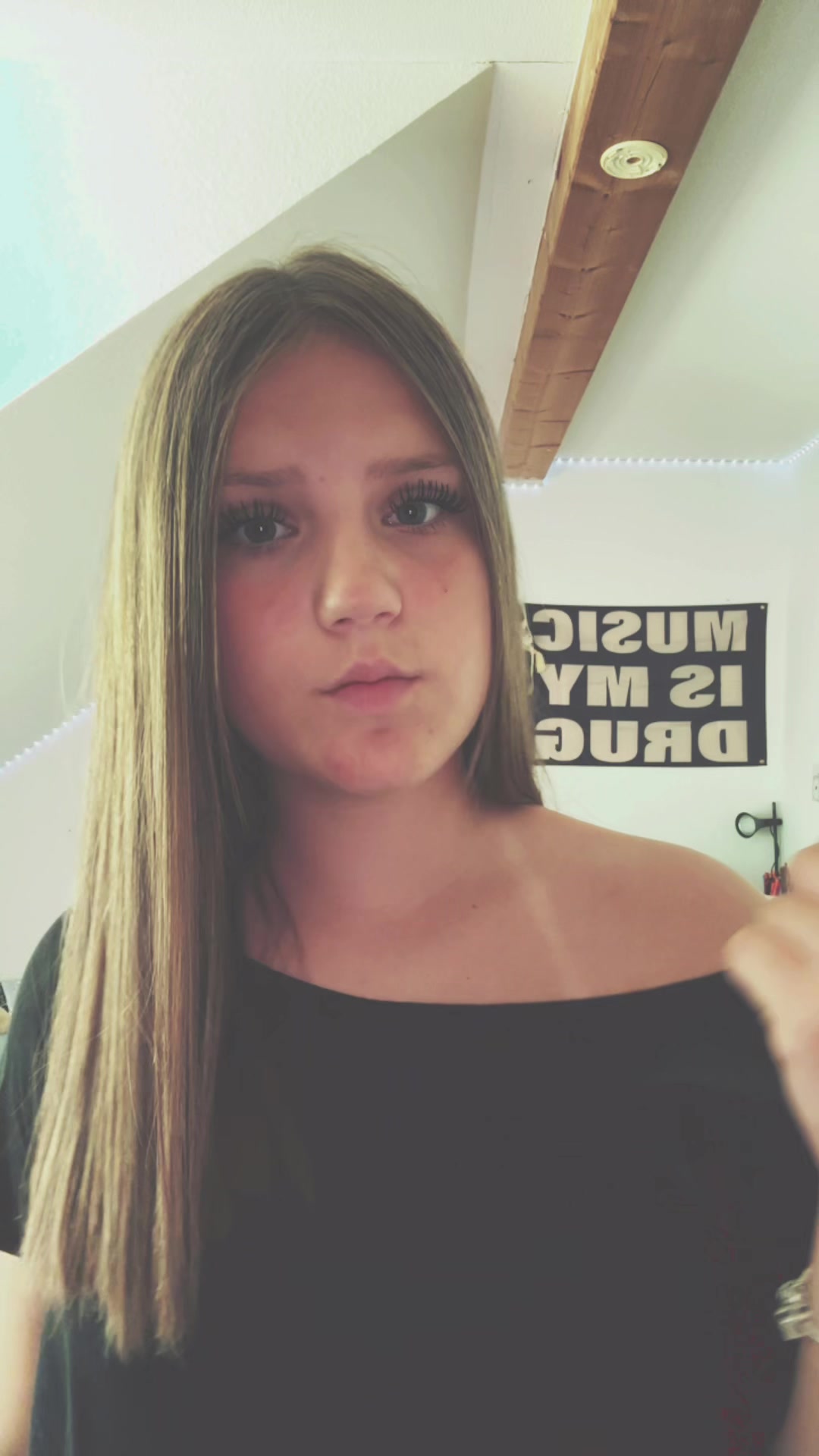 @𑣲𝐇