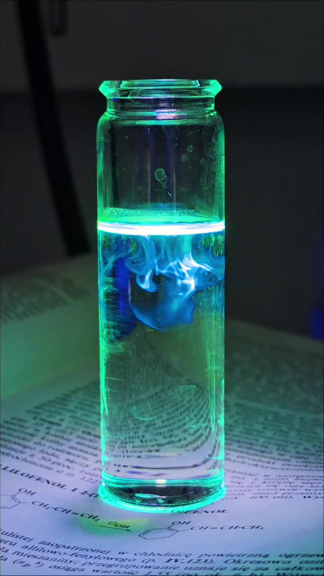 @luminescent_chemist