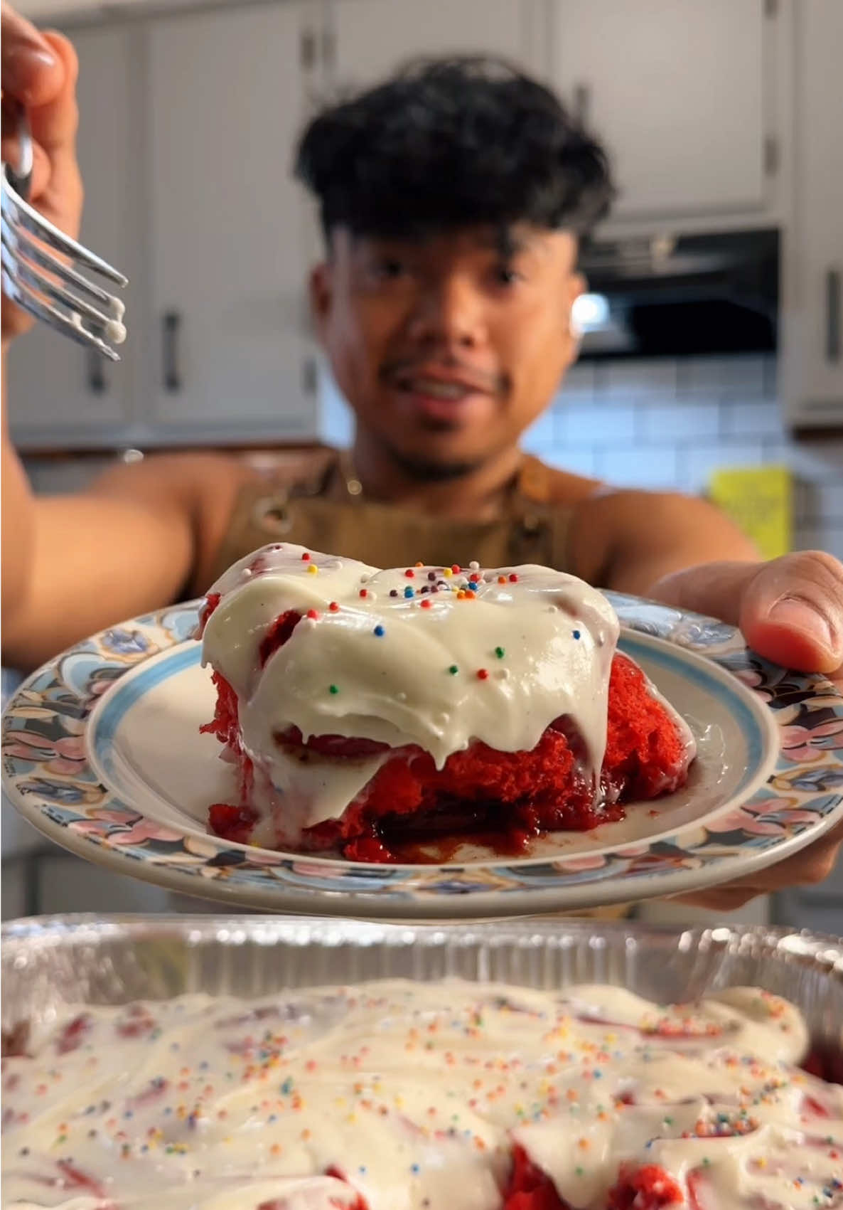 @theshirtlesshomebaker