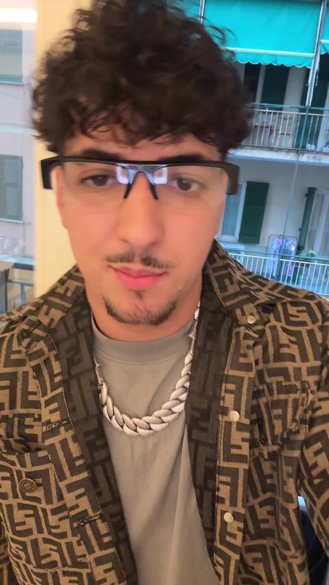 @MomiKings