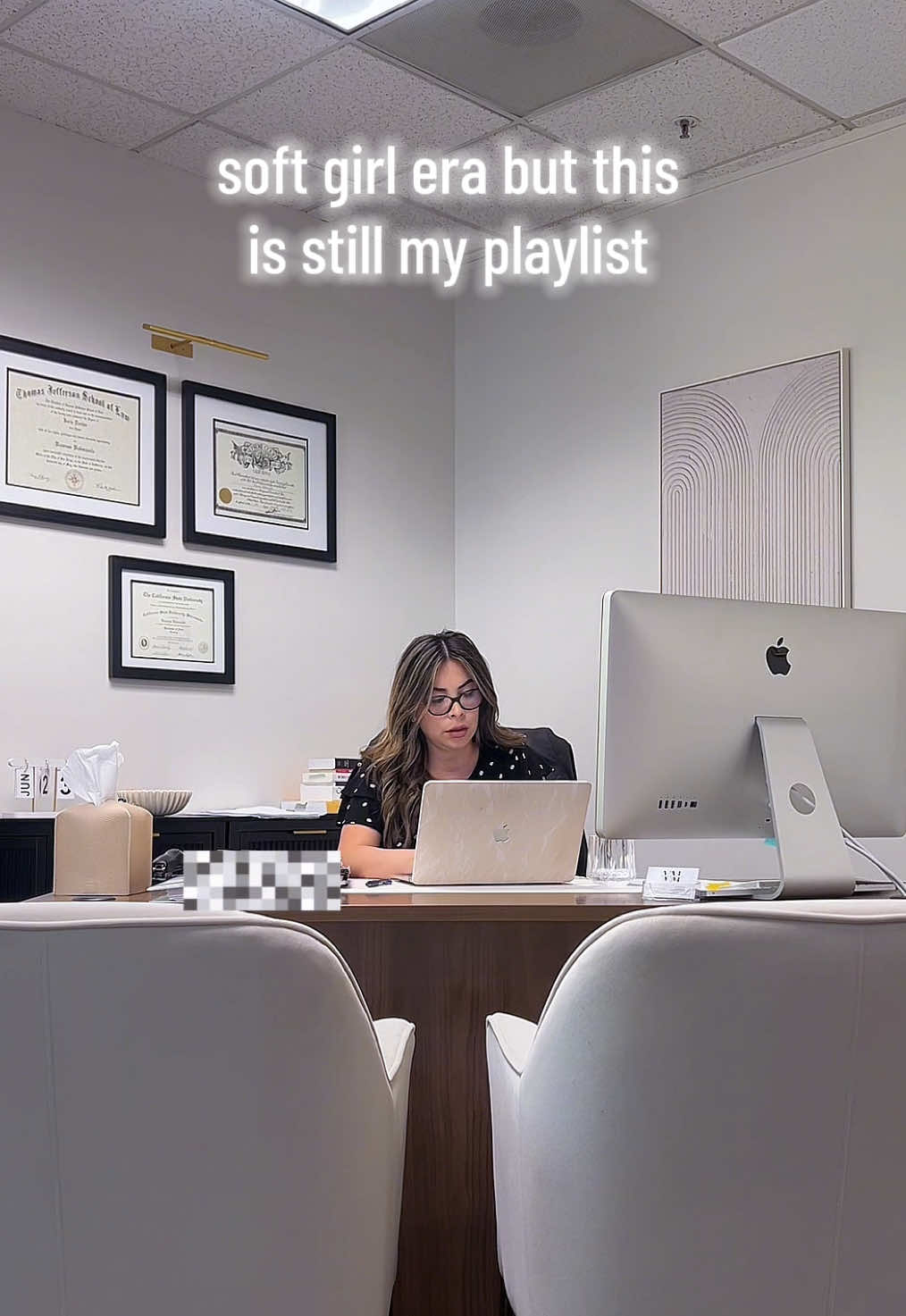 @Vanessa | Latina Lawyer
