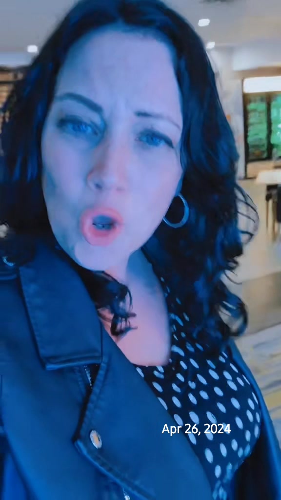 @𝔻𝕒𝕟𝕟𝕚𝕍𝕖𝕖𝕄𝕖𝕕𝕚𝕒 🎥