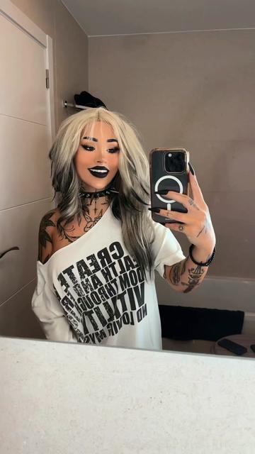 @Em🖤