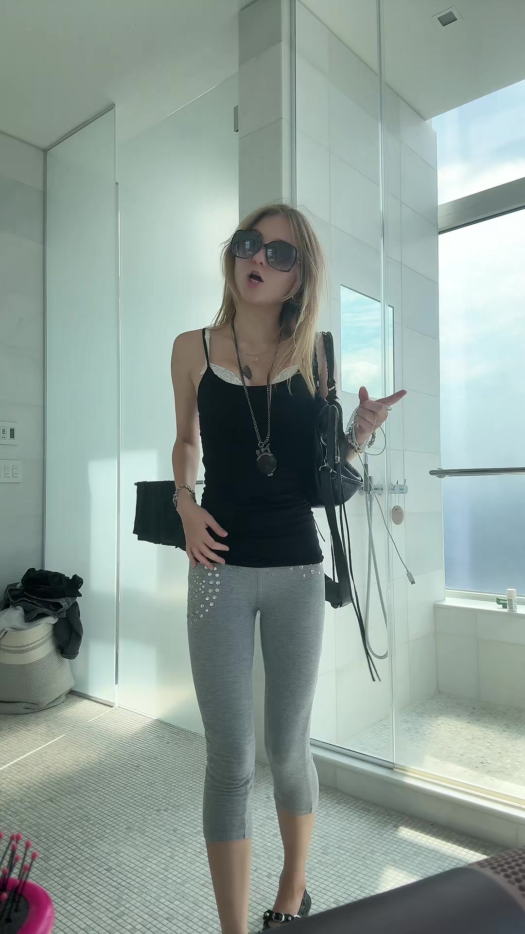 @elladaveyyyy