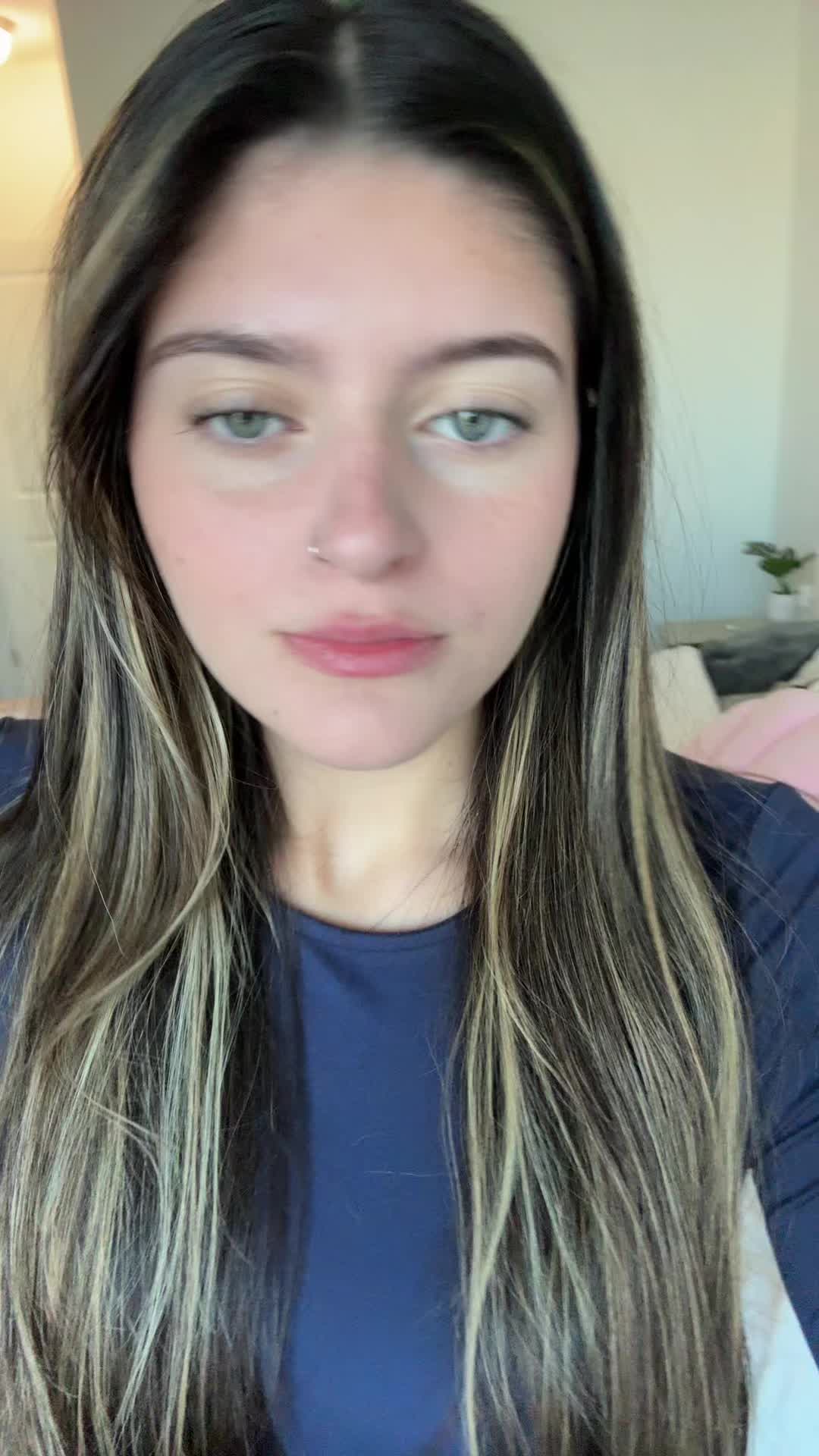 @Valerie🧸