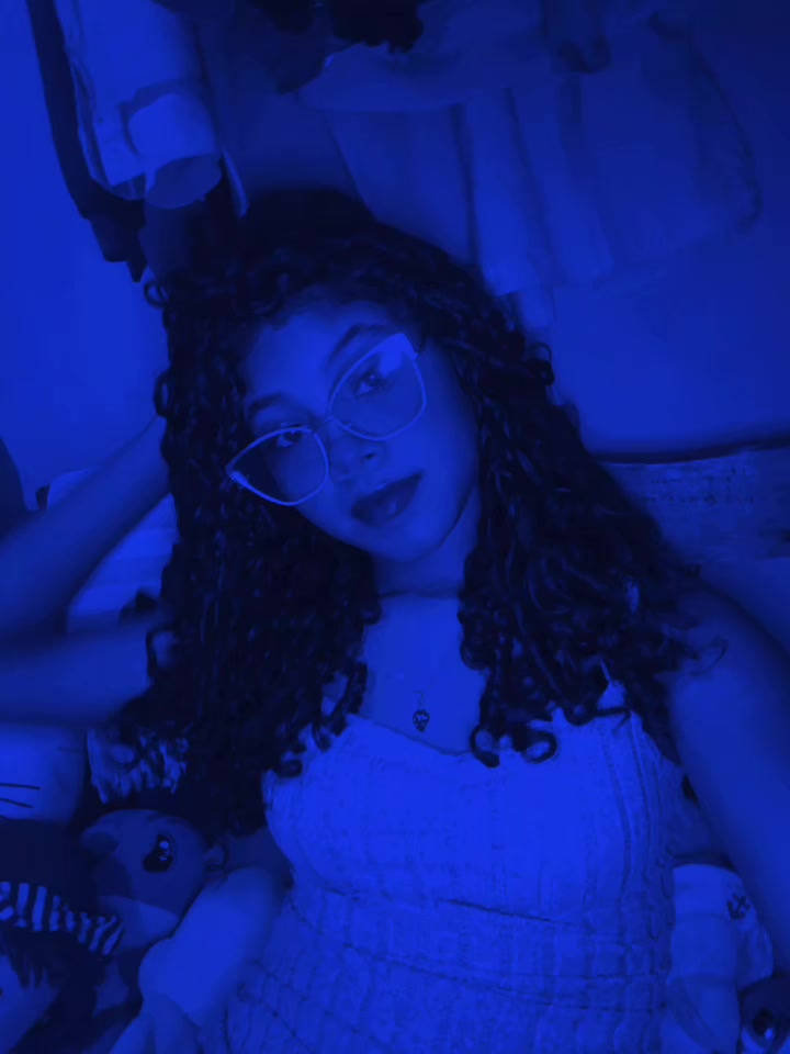 @~