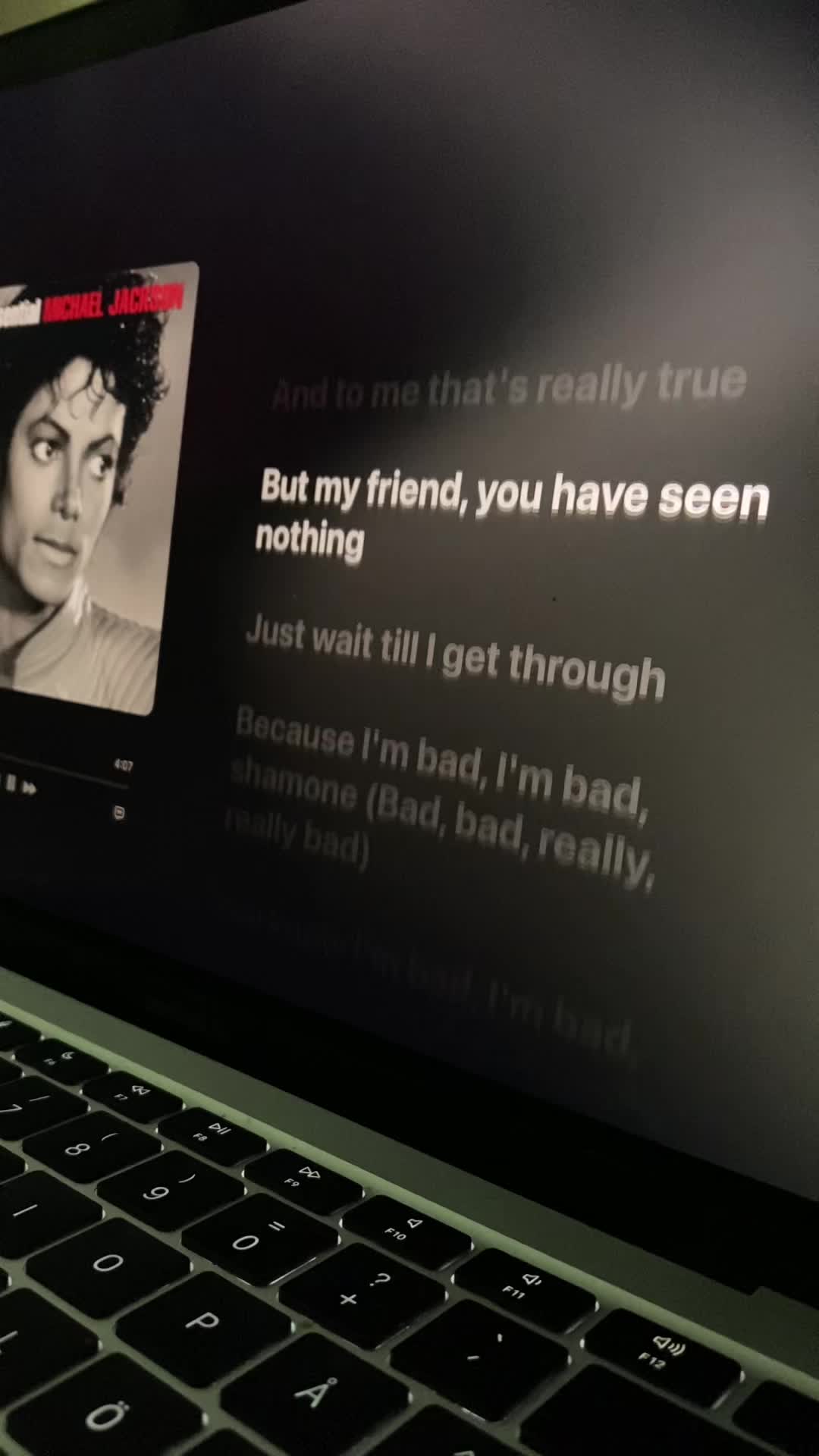 @Lyrics And Vibes🎶